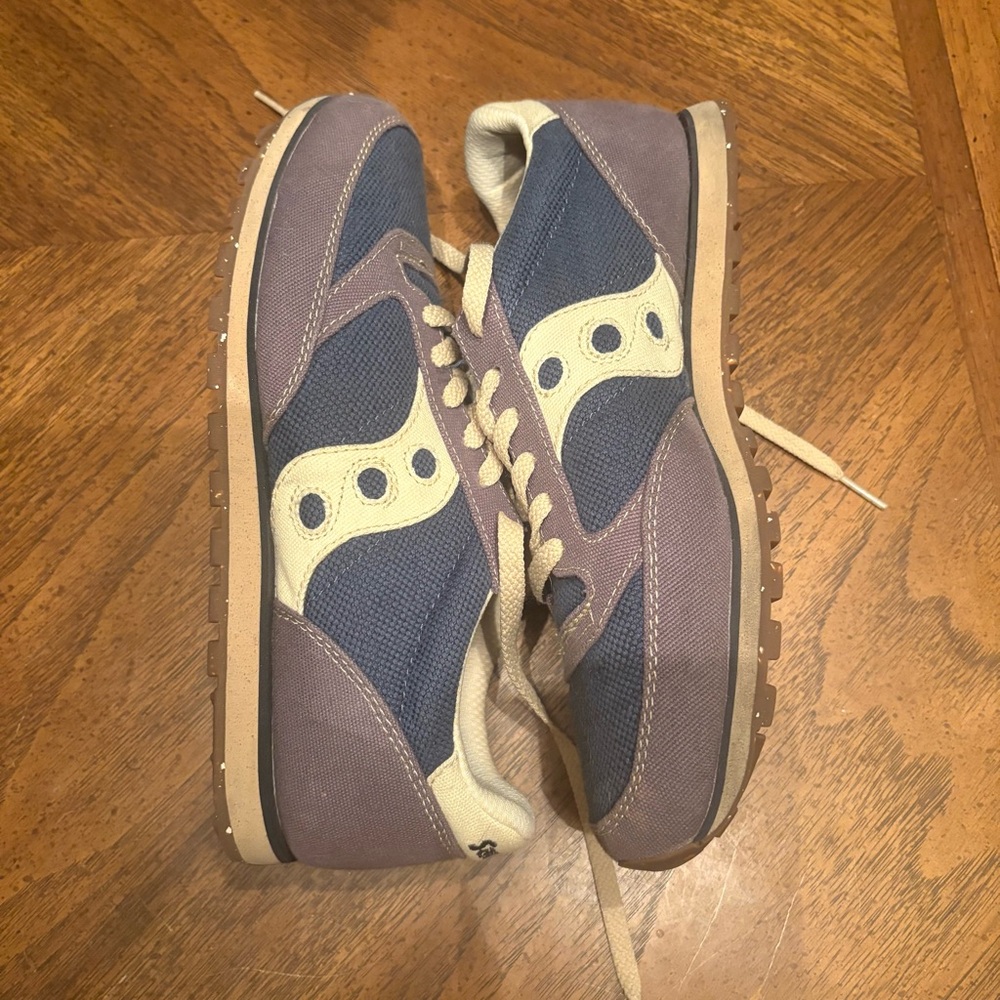 Vegan Saucony Jazz Blue and Cream shoes